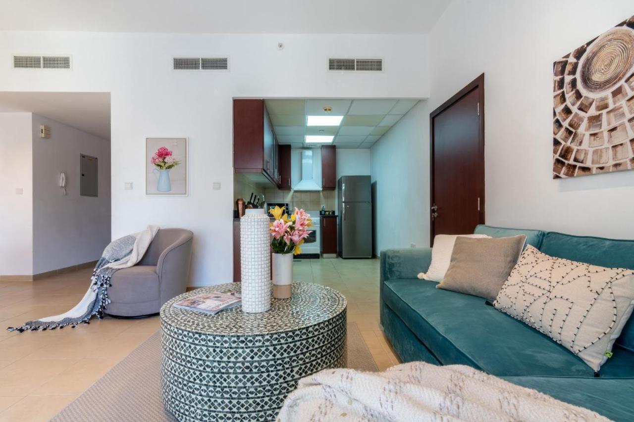 The Smart Concierge - Bahar 6 Appartement Dubai Buitenkant foto